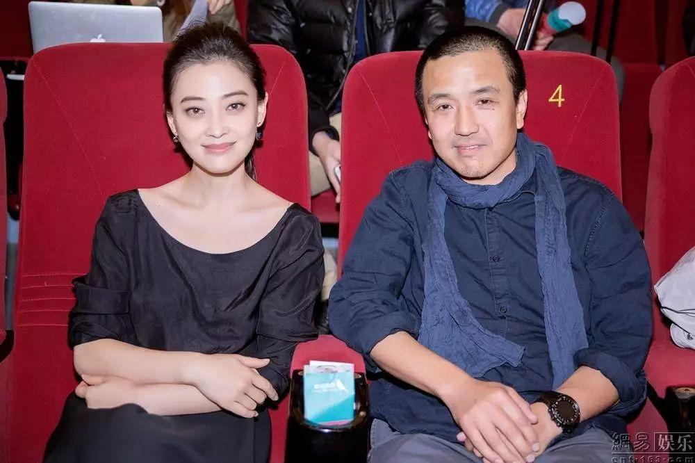 梅婷与第二任老公曾剑因拍摄电影《推拿》而相识,并于2012年底在香港