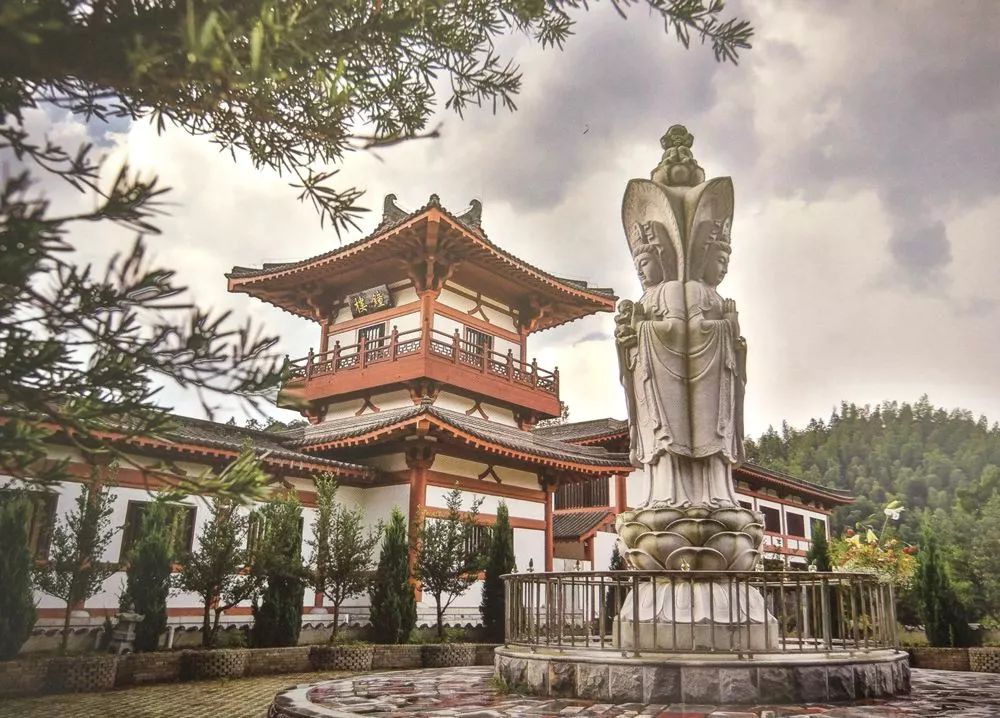 曹山宝积寺三面观音我们通常学佛都在受蕴中打转,所感受到的佛法的