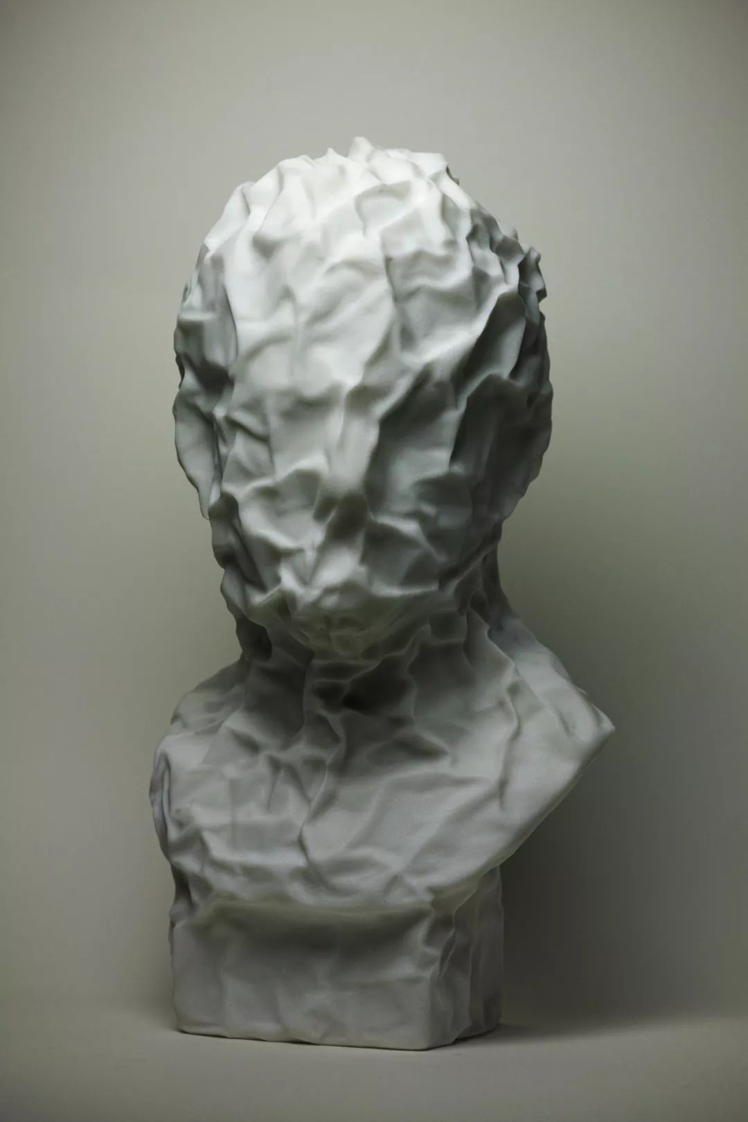 《教具—阿古利巴》汉白玉,高68cm,2015《教具—美第齐》汉白玉