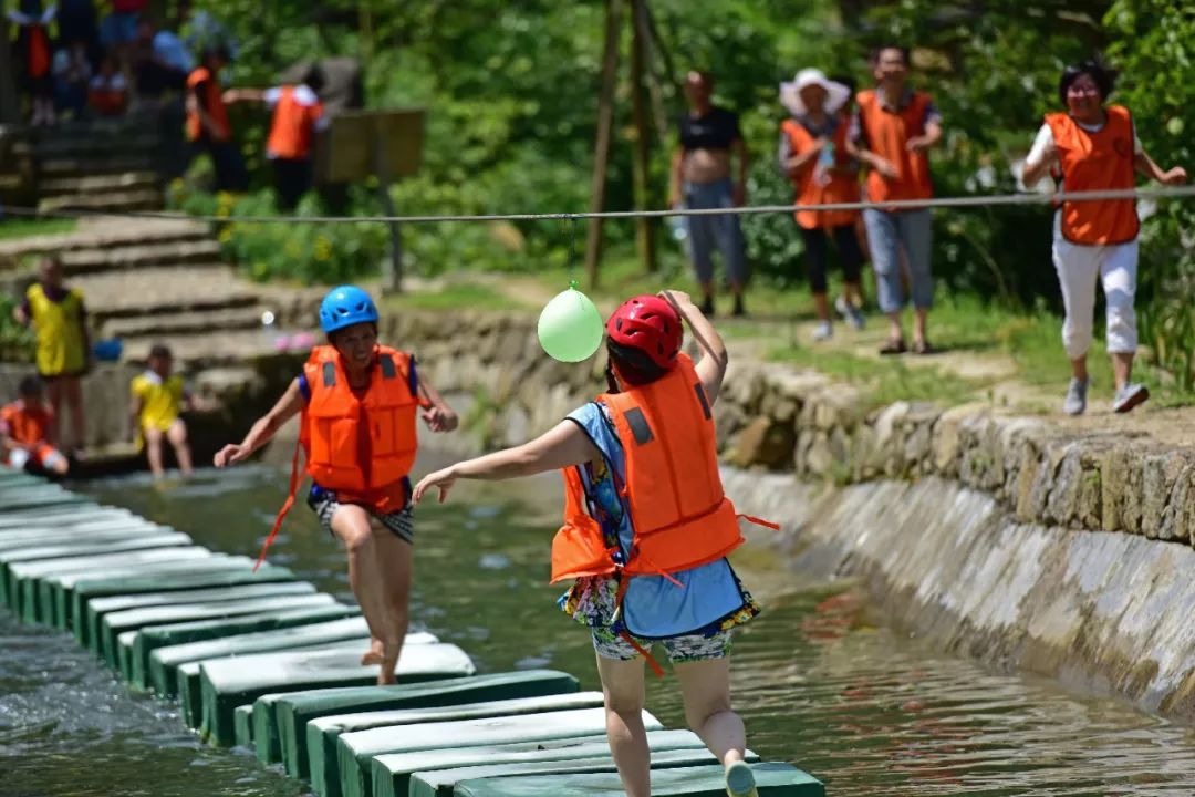 石门山峡谷闯关图片