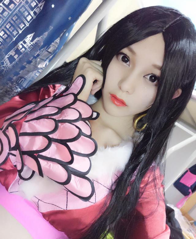 海贼王 女帝真人版你喜欢吗?第一张美如画