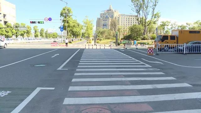 全國首創!金華推出首個非機動車掉頭車道