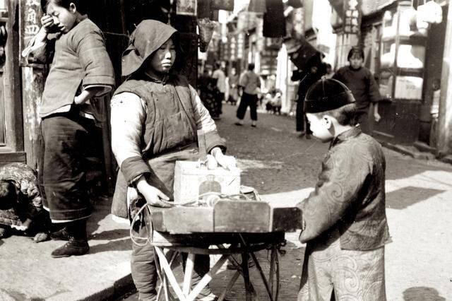 实拍民国时期的市井生活老照片,另一种民国范儿