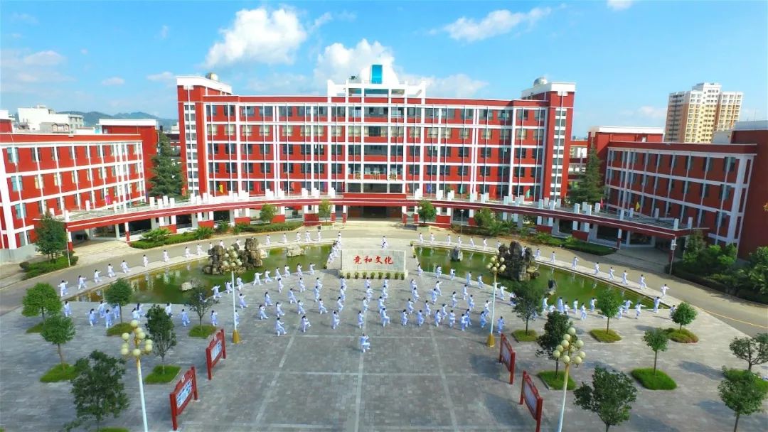 乌丹第三中学图片