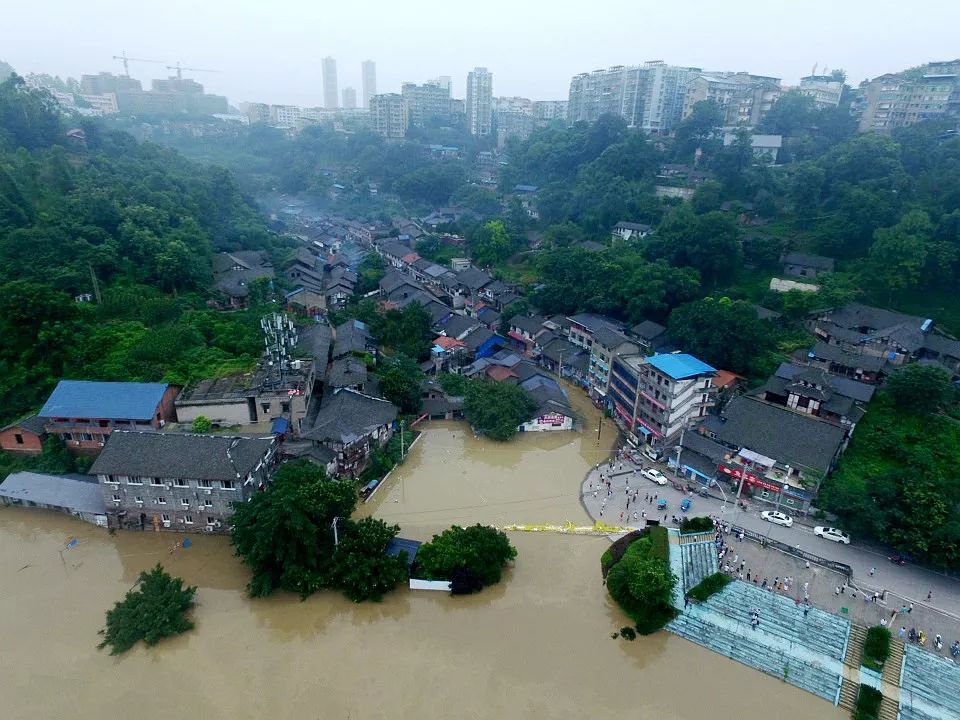 武胜洪水图片