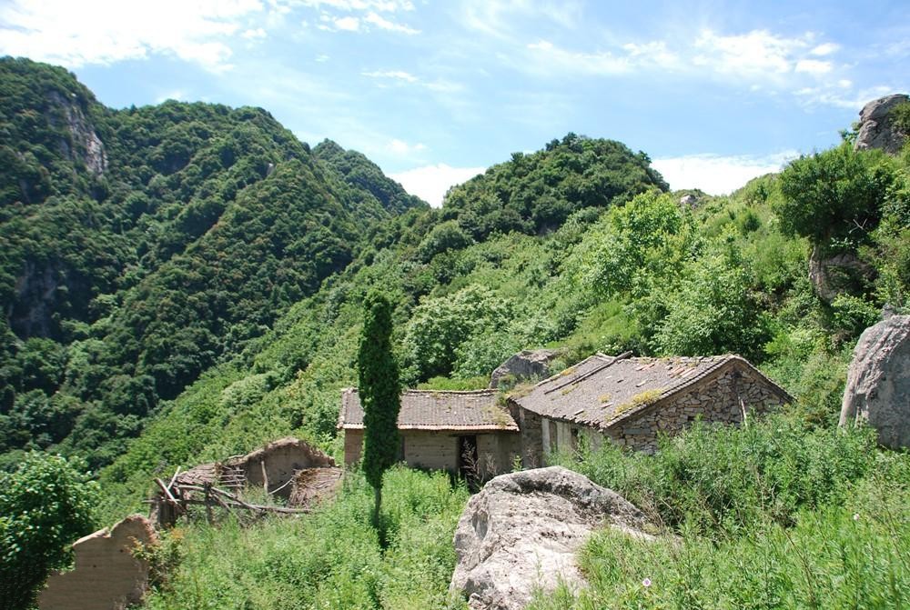 人头山矿泉水图片