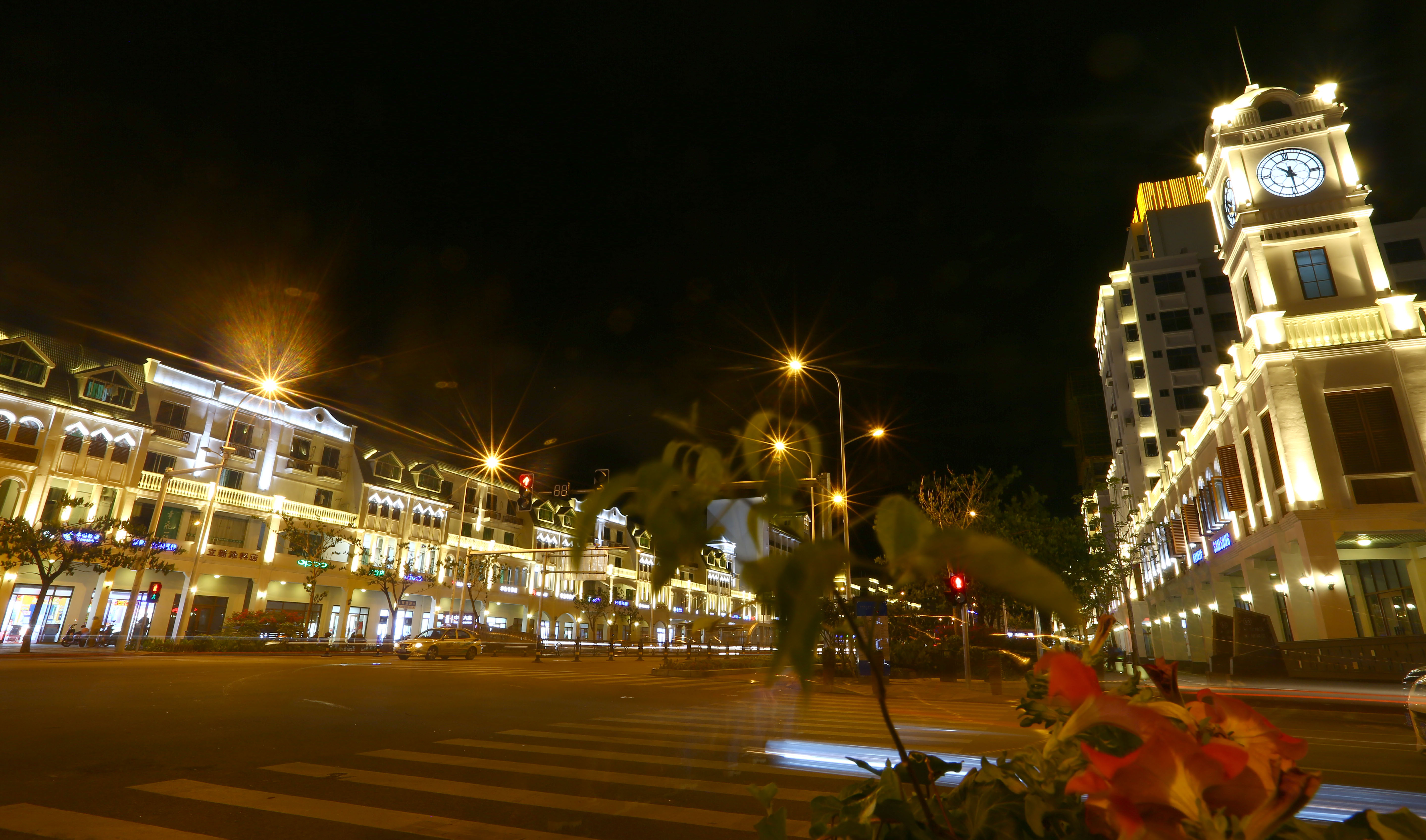 三亚市区夜景图片