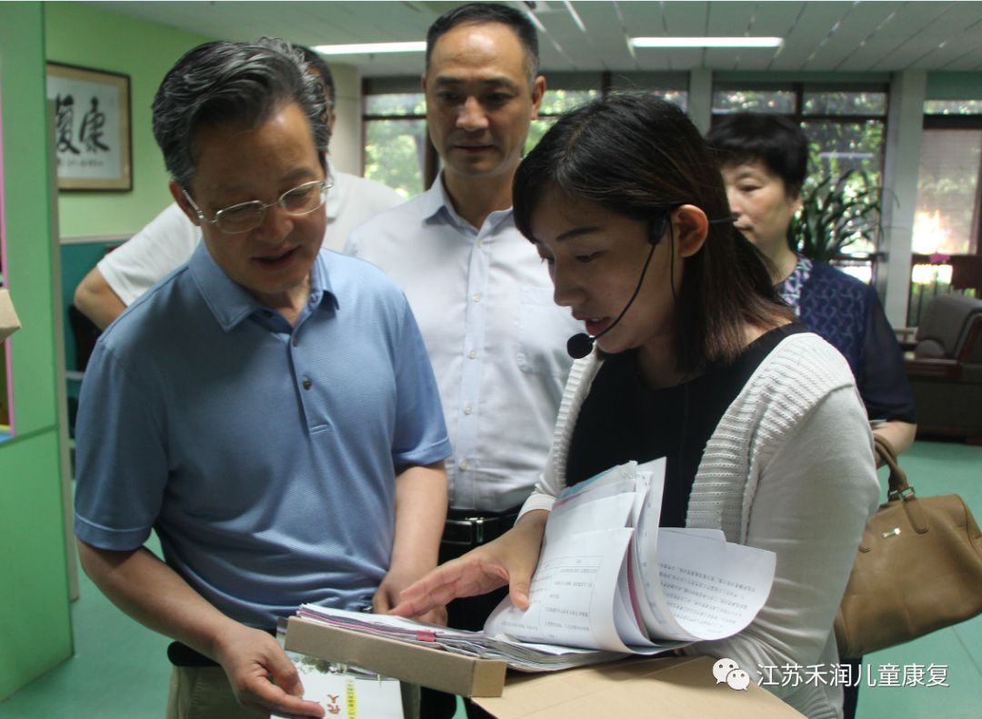 7月11日,江苏省人大内司委主任委员莫宗通,省人大内司委副主任委员张