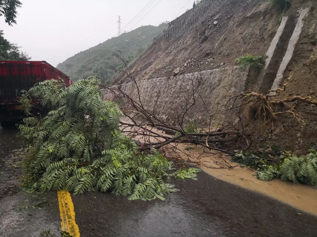 清徐暴雨图片