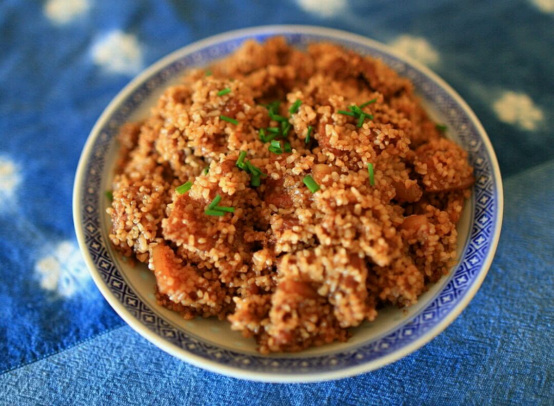 炎热的夏天五花肉蒸着吃最解馋香而不腻有颜有料宴客也特别有面