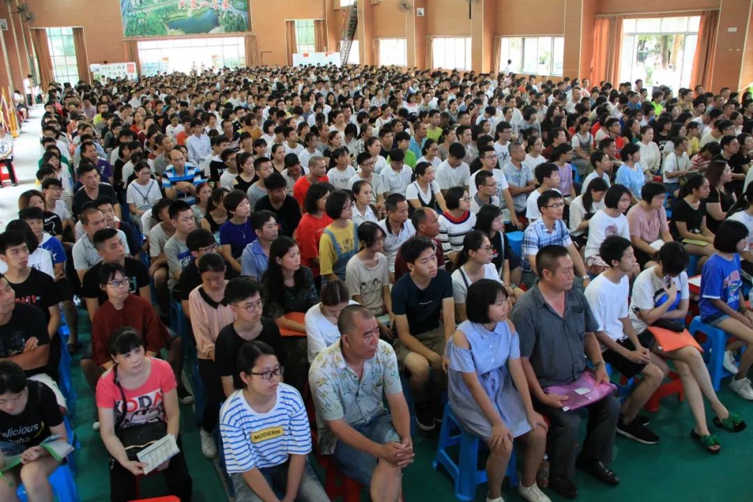 建水青云中学图片