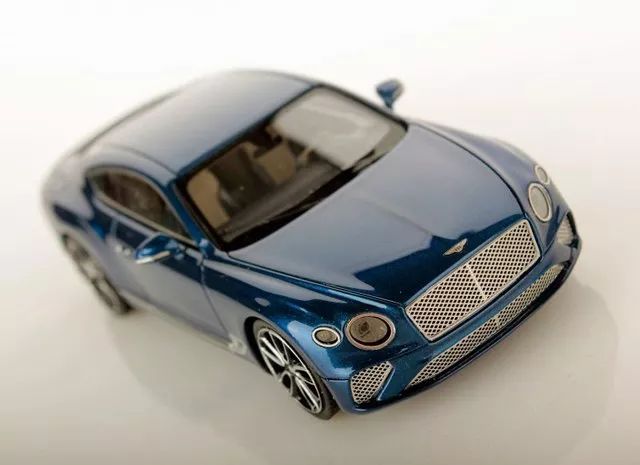 1:43 bentley new continental gtlooksmartacme 发布 1:18 比例合金