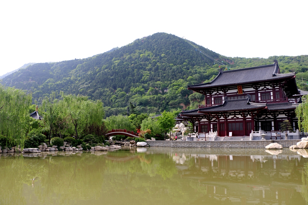 驪山華清宮名氣大湯池多講究多我去洗過