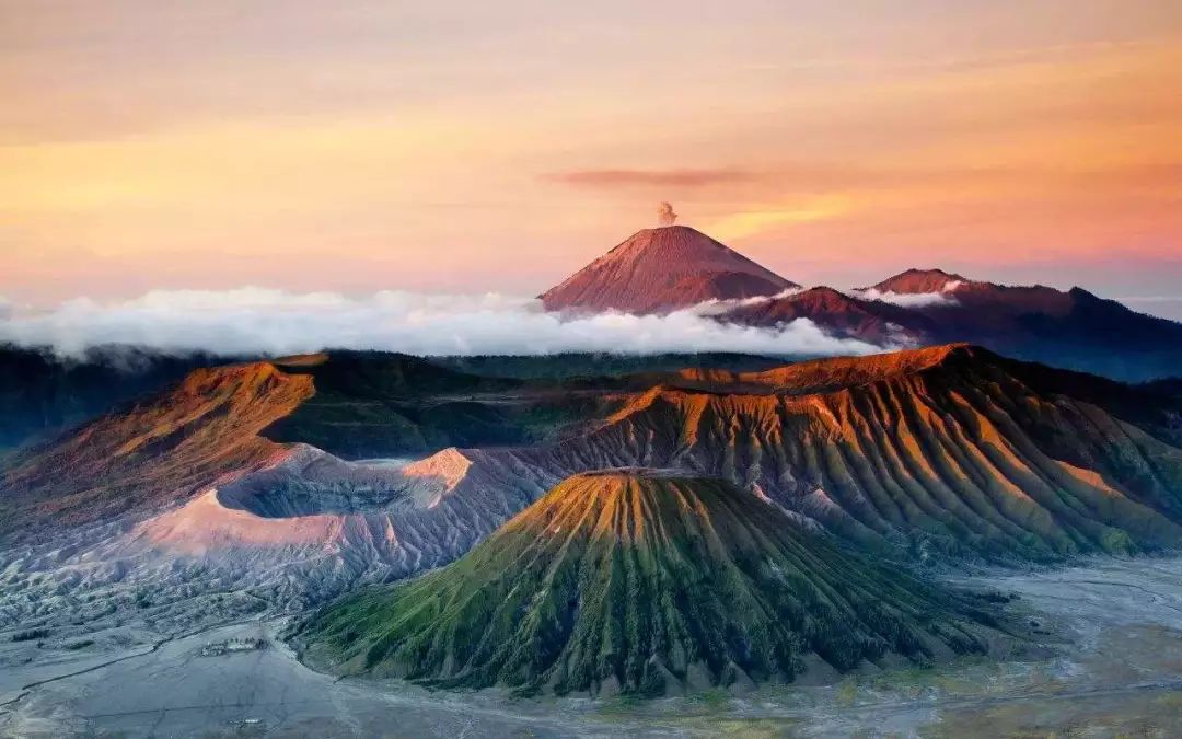 2,阿魯沙(梅魯火山)乞力馬扎羅山素有