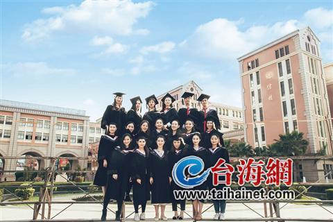 集美大學誠毅學院舞蹈專業1491班,男生僅2人