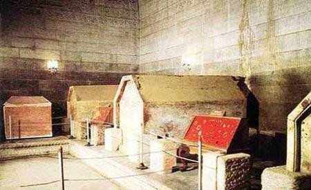 孫殿英盜掘乾隆皇帝陵墓時 炸開無法打開的石門後 看到神奇的一幕 歷史 第6張
