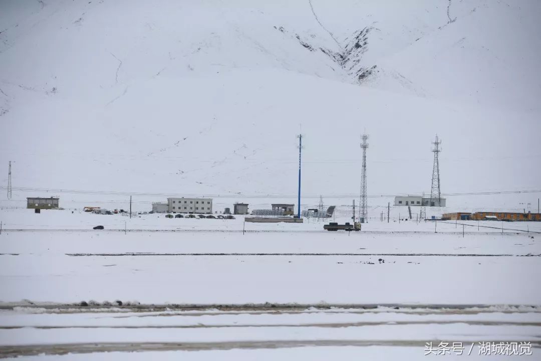 来旅游的小伙伴都惊呆了七月的格尔木居然又下雪了