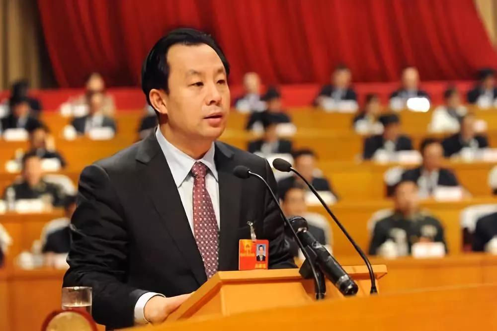 陆昊在2003年1月当选北京市副市长时是35岁,系北京有史以来最年轻副