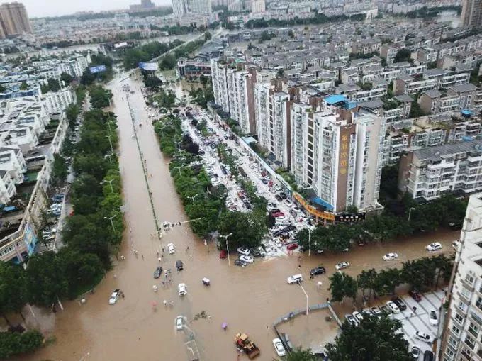 暴雨洪災面前是他們衝鋒在前