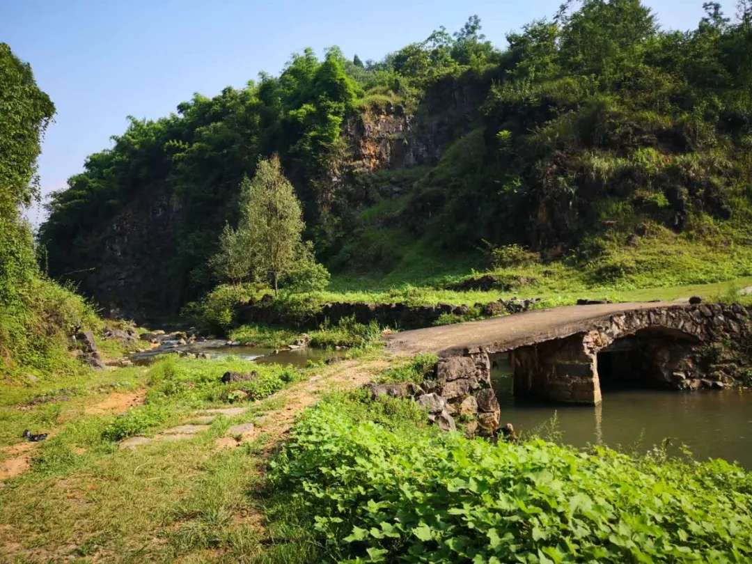 大美秀山,我们又发现一个"小江南"