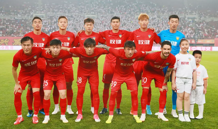 下半赛季开门红:天津权健足球队2比1战胜广州富力队