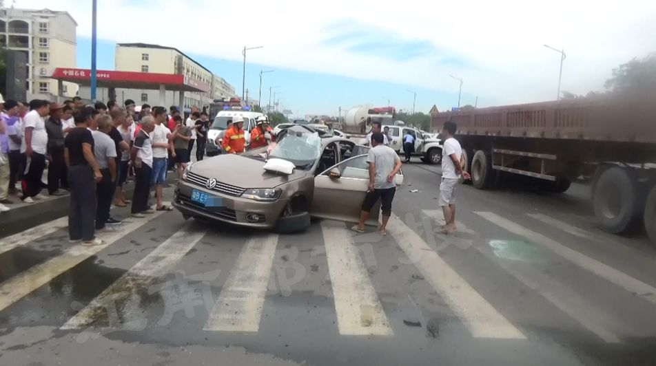 昨日南昌发生一惨烈车祸一家6口同车3人身亡开车的都看看吧