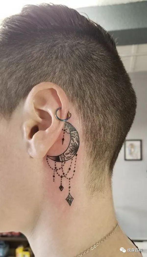 耳后纹身图案男耳朵图片