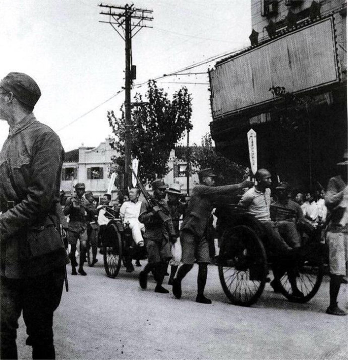 1940年,宋氏三姐妹在重庆团聚