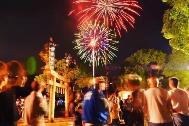 当季丨夏日风物诗不容错过的夏日祭里的花火大会