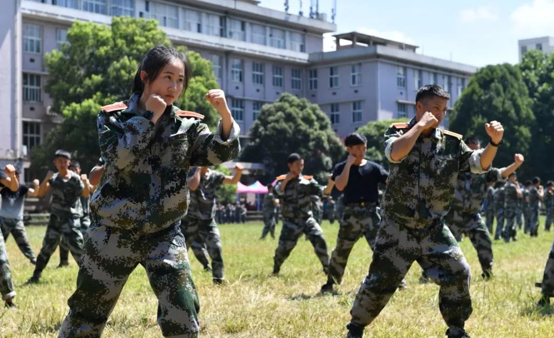 贵州大学军训服装图片图片