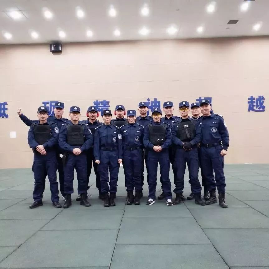 改革開放40年警營印記警服在變初心永不變