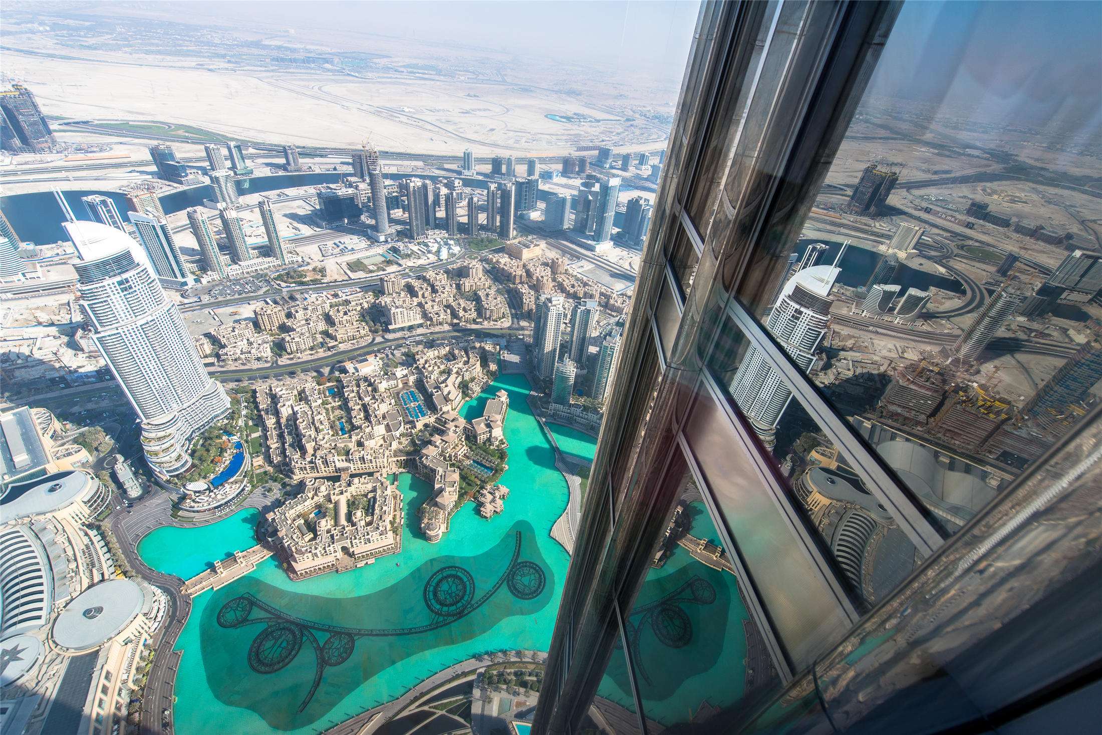 世界第一高楼点亮中国国旗!迪拜哈利法塔旅游