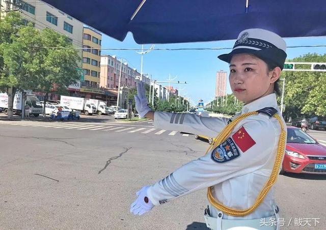 中国女交警服装图片