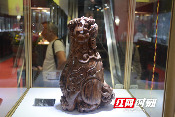 6位工艺美术师长沙举办精品雕刻展 再现湖湘意韵