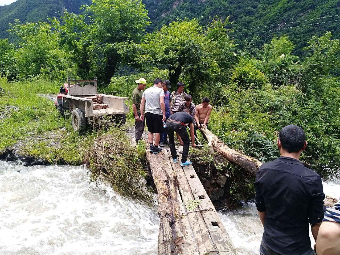 黑水縣晴朗鄉抗擊山洪災害紀實