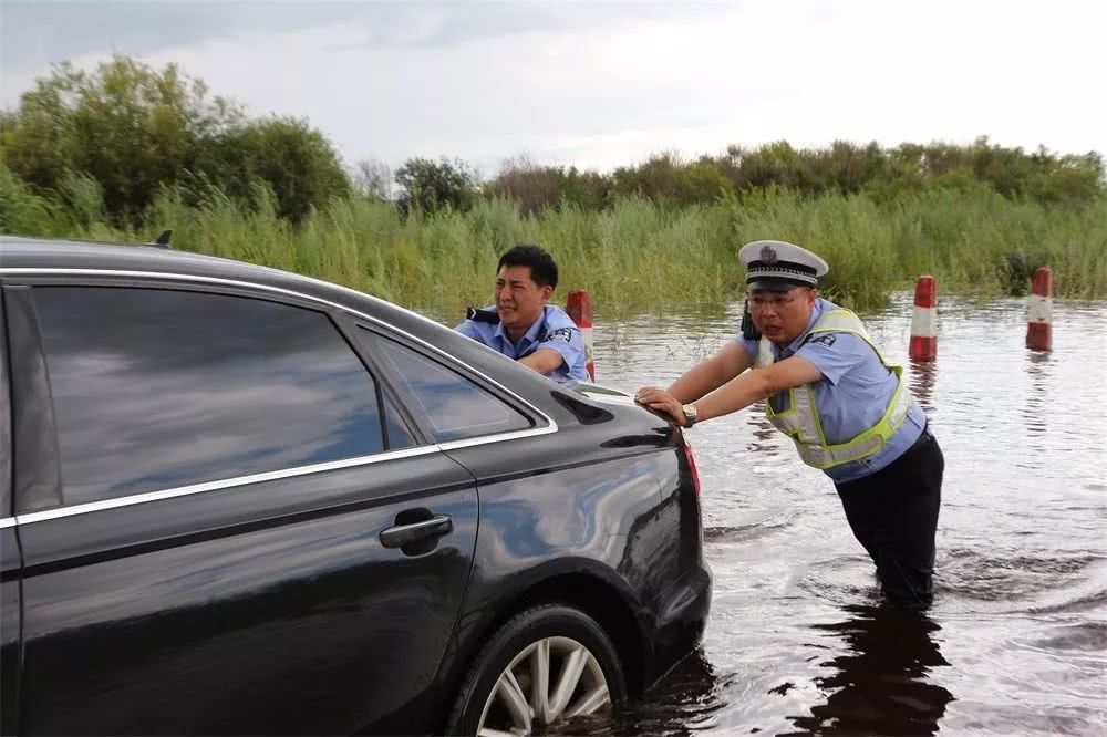 注意!額爾古納市轄區一處過水路面漲水,車輛通行條件不佳