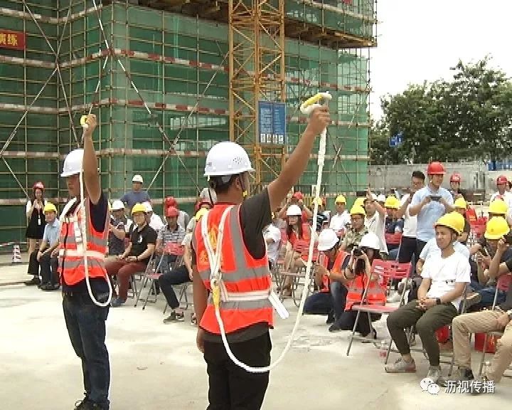 工人登高作業不慎墜落原來是演練大瀝舉行防高處墜落演練提高從業人員