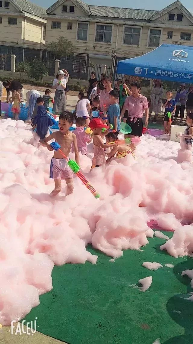 親子活動清涼一夏七巧板幼兒園第二屆打水仗圓滿結束