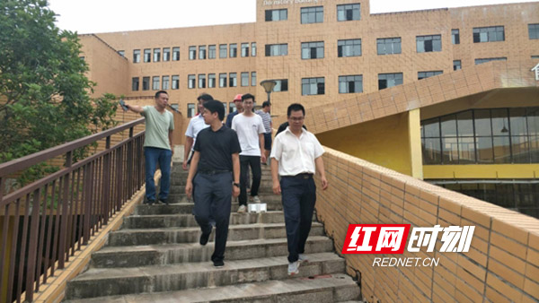 新田县教育局,学位办,在建项目学校校长进行联合办公,一线调度学位