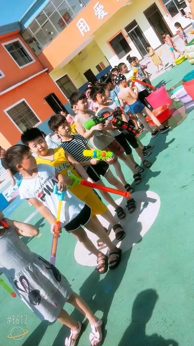 親子活動清涼一夏七巧板幼兒園第二屆打水仗圓滿結束