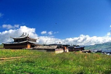 第二天:夏河-芶麦藏寨-扎尕那石城-桑科草原