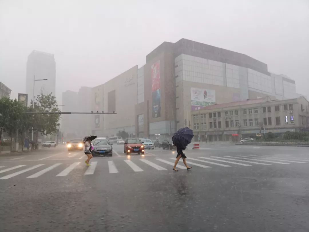 暴雨中的天津是這樣的