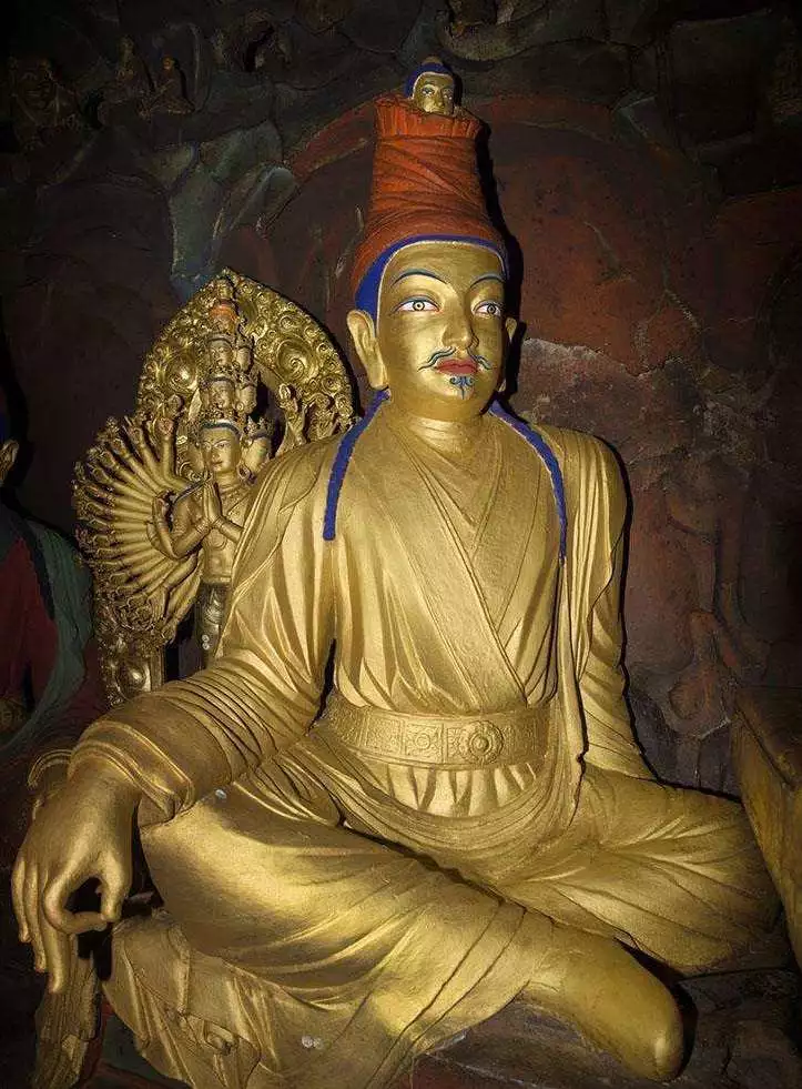 布达拉宫始建于公元641年,由吐蕃王朝最伟大的藏王松赞干布兴建