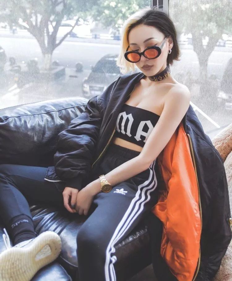 三个rapper玩一个女的是谁 _