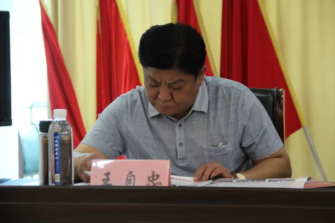 县人民政府副县长杨建文,县人民政府副县长杨金献,县法院院长王宏伟