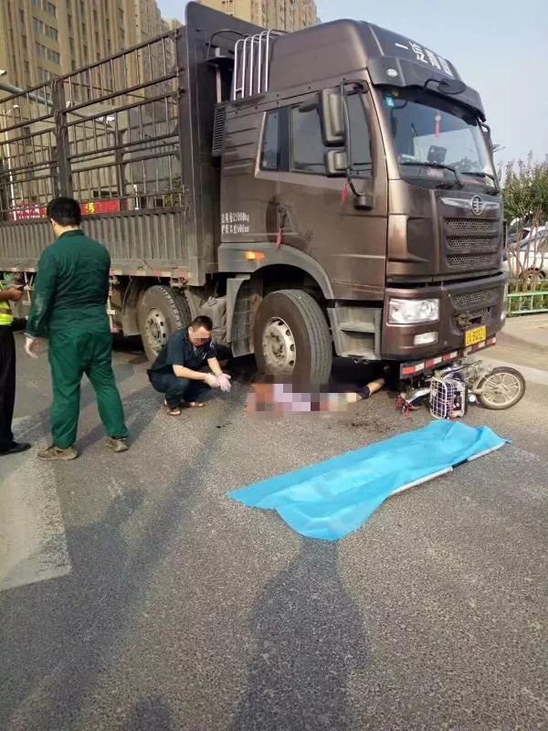 南京车祸5死4伤图片图片