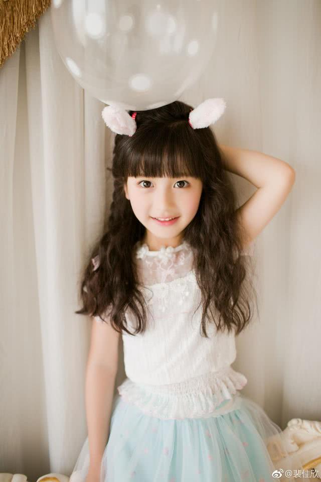 裴佳欣被日本网友疯狂喜欢,被称为超级美得萝莉天使!