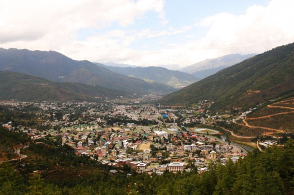 看似一个小村庄,却已是不丹最繁华热闹的城镇(不丹不分城市,它们都