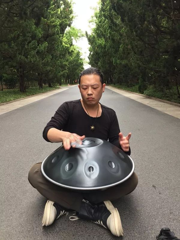 青岛喧元handpan(手碟)俱乐部创始人赵罡(打击乐)友情客串(贝斯)