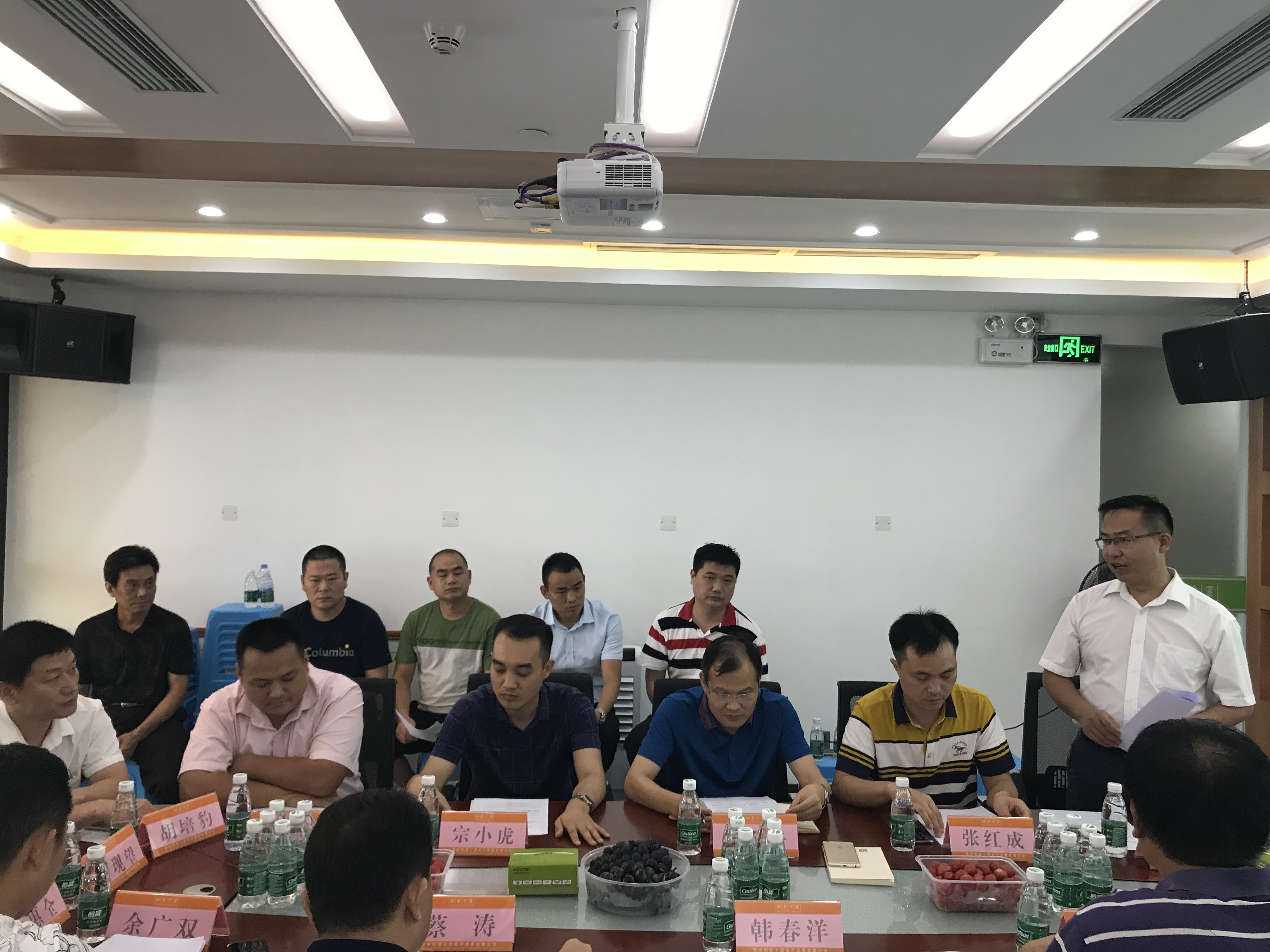 副会长蔡涛惠州市河南南阳商会常务理事宗小虎惠州市河南南阳商会常务